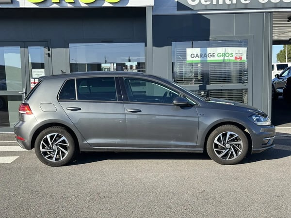 Photo de la voiture VOLKSWAGEN GOLF 1.6 TDI 115 FAP BVM5 Connect