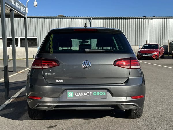 Photo de la voiture VOLKSWAGEN GOLF 1.6 TDI 115 FAP BVM5 Connect