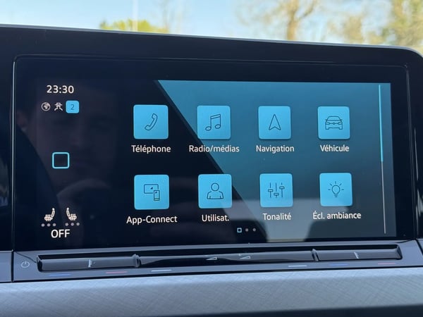 Photo de la voiture VOLKSWAGEN GOLF 1.5 eTSI OPF 150 BVM6 Life Plus