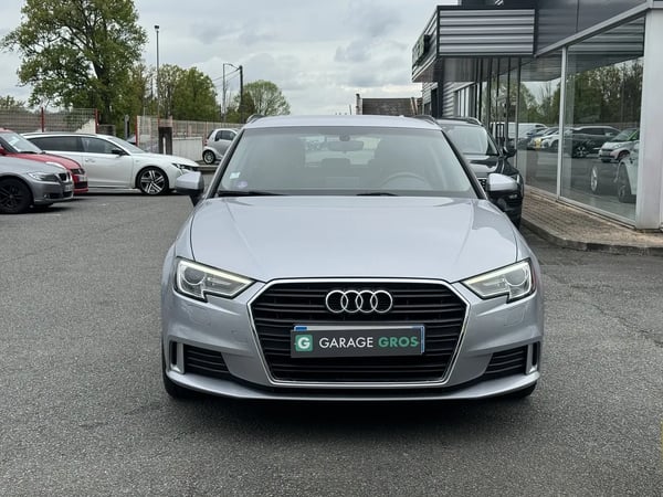 Photo de la voiture AUDI A3 SPORTBACK 30 TFSI 116 Sport