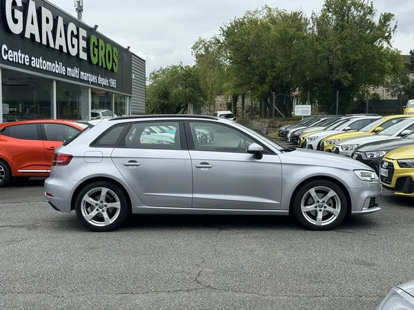 Photo de la voiture AUDI A3 SPORTBACK 30 TFSI 116 Sport