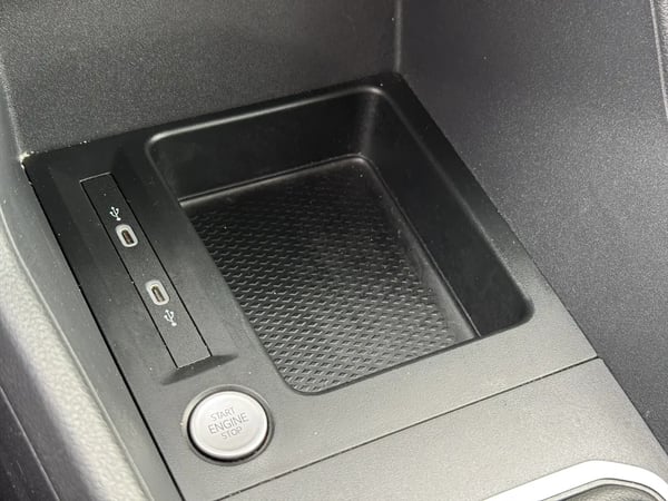 Photo de la voiture VOLKSWAGEN CADDY MAXI 2.0 TDI 102 BVM6