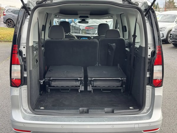 Photo de la voiture VOLKSWAGEN CADDY MAXI 2.0 TDI 102 BVM6