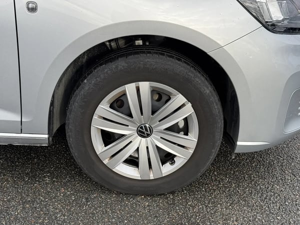 Photo de la voiture VOLKSWAGEN CADDY MAXI 2.0 TDI 102 BVM6