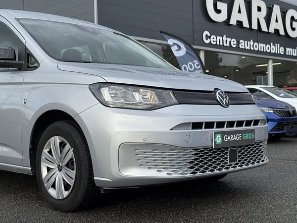 Photo de la voiture VOLKSWAGEN CADDY MAXI 2.0 TDI 102 BVM6