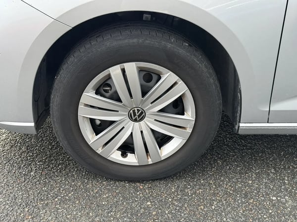 Photo de la voiture VOLKSWAGEN CADDY MAXI 2.0 TDI 102 BVM6