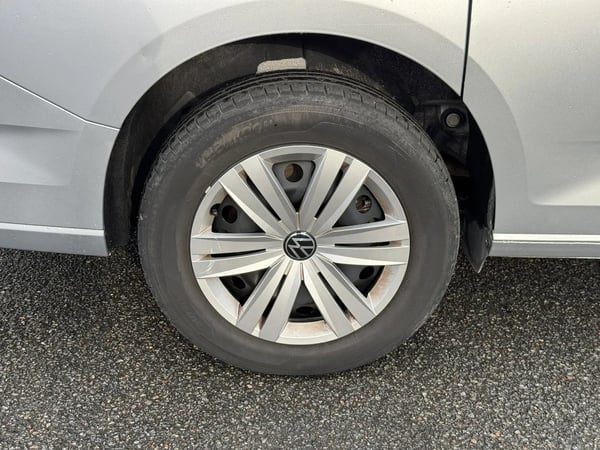 Photo de la voiture VOLKSWAGEN CADDY MAXI 2.0 TDI 102 BVM6