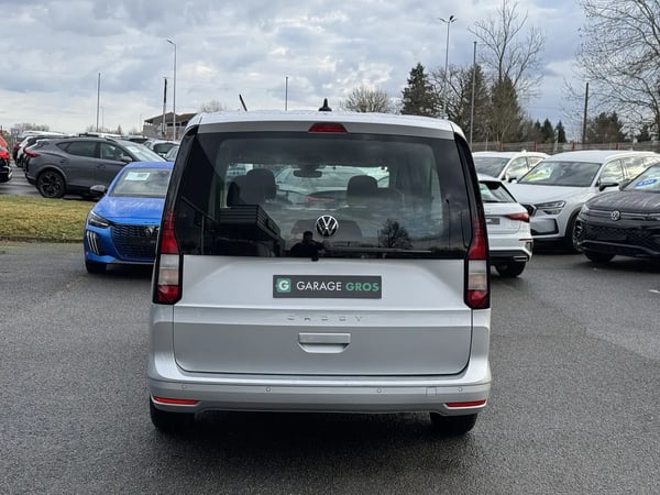 Photo de la voiture VOLKSWAGEN CADDY MAXI 2.0 TDI 102 BVM6