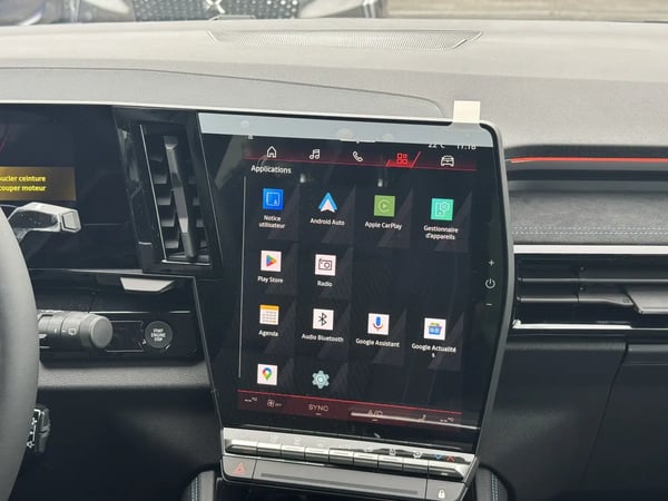 Photo de la voiture RENAULT AUSTRAL E-Tech full hybrid 200 GSR2 Techno esprit Alpine