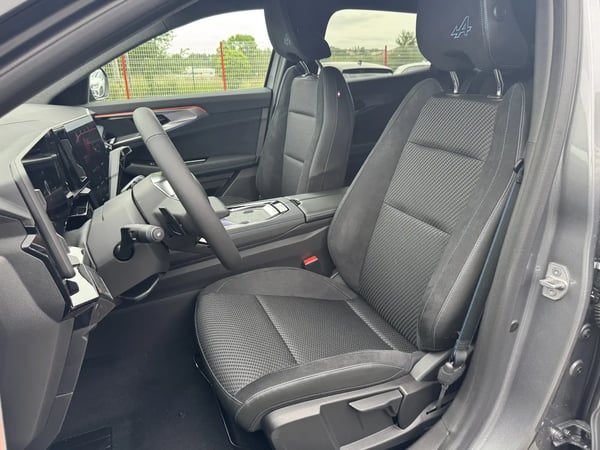 Photo de la voiture RENAULT AUSTRAL E-Tech full hybrid 200 GSR2 Techno esprit Alpine