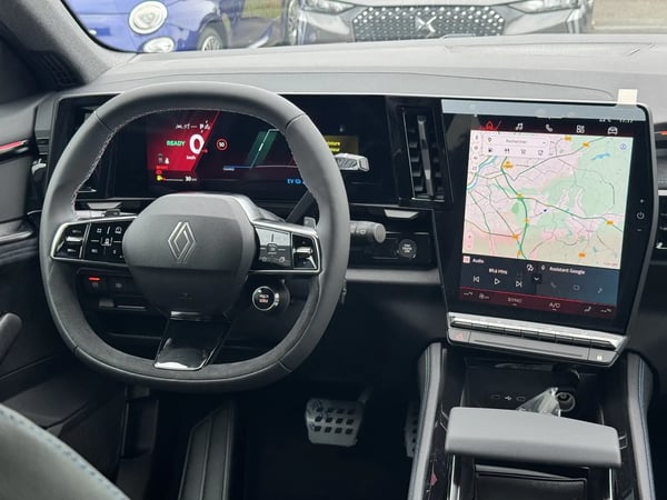 Photo de la voiture RENAULT AUSTRAL E-Tech full hybrid 200 GSR2 Techno esprit Alpine