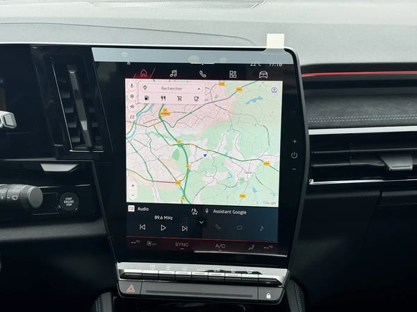 Photo de la voiture RENAULT AUSTRAL E-Tech full hybrid 200 GSR2 Techno esprit Alpine