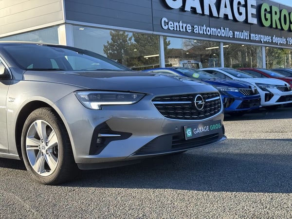 Photo de la voiture OPEL INSIGNIA GRAND SPORT 2.0 Diesel 174 ch BVM6 Elegance - 5P