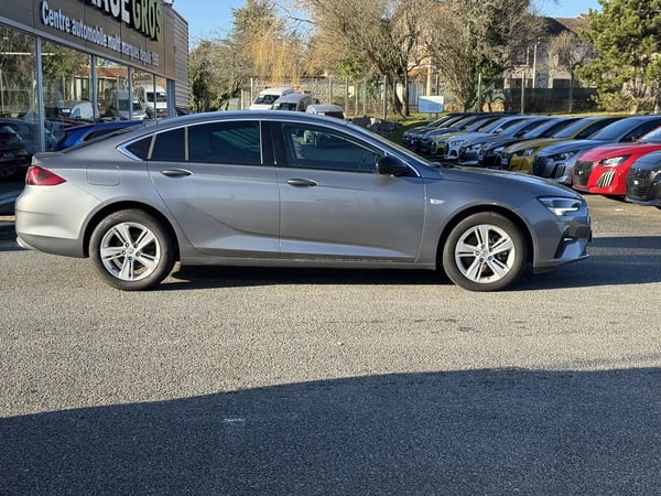 Photo de la voiture OPEL INSIGNIA GRAND SPORT 2.0 Diesel 174 ch BVM6 Elegance - 5P