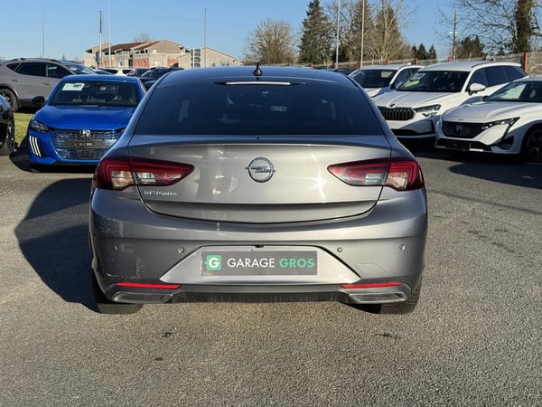 Photo de la voiture OPEL INSIGNIA GRAND SPORT 2.0 Diesel 174 ch BVM6 Elegance - 5P
