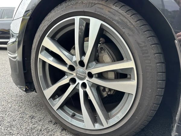 Photo de la voiture AUDI A6 AVANT 40 TDI 204 ch S tronic 7 Quattro