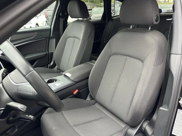 Photo de la voiture AUDI A6 AVANT 40 TDI 204 ch S tronic 7 Quattro