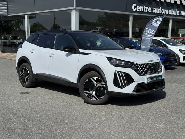 Photo de la voiture PEUGEOT 2008 PureTech 130 S&S EAT8 GT