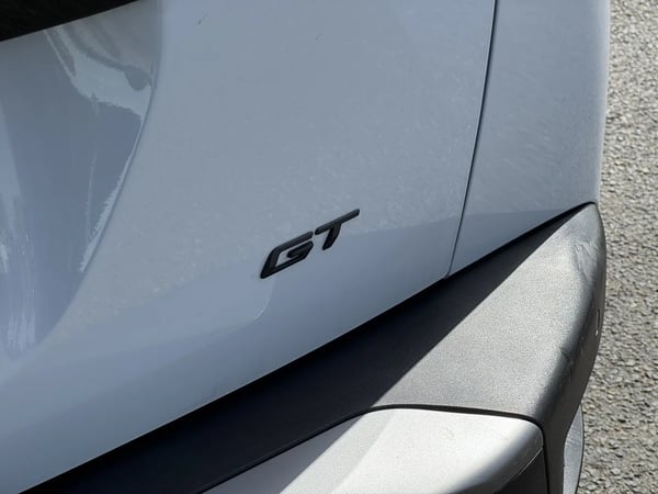 Photo de la voiture PEUGEOT 2008 PureTech 130 S&S EAT8 GT