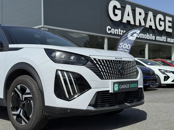 Photo de la voiture PEUGEOT 2008 PureTech 130 S&S EAT8 GT