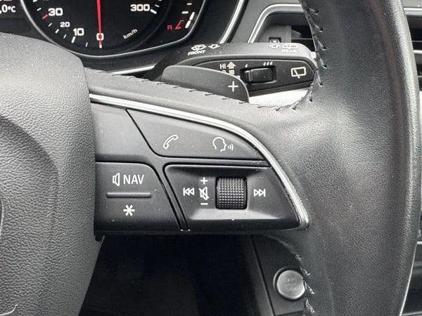 Photo de la voiture AUDI A4 AVANT 35 TDI 150 S tronic 7 Design