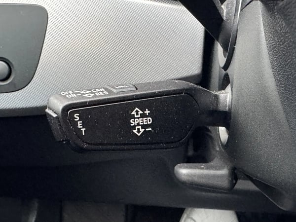 Photo de la voiture AUDI A4 AVANT 35 TDI 150 S tronic 7 Design