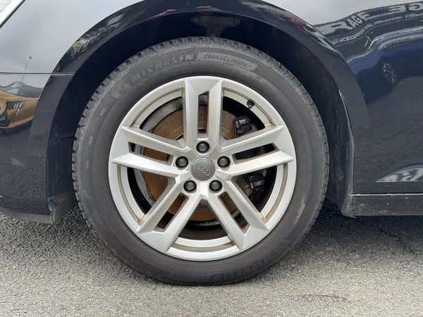 Photo de la voiture AUDI A4 AVANT 35 TDI 150 S tronic 7 Design