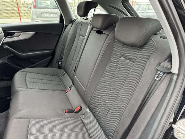Photo de la voiture AUDI A4 AVANT 35 TDI 150 S tronic 7 Design
