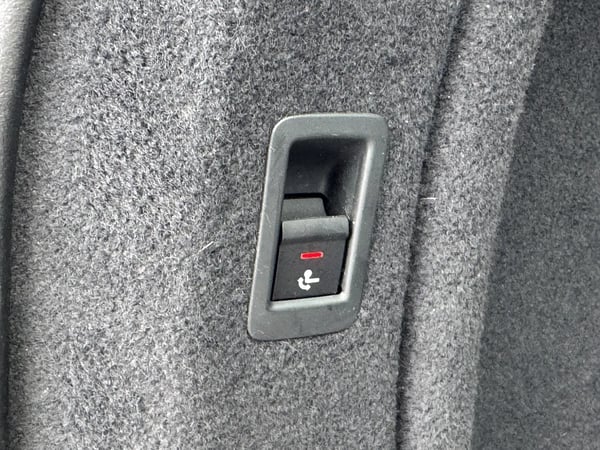Photo de la voiture AUDI A4 AVANT 35 TDI 150 S tronic 7 Design