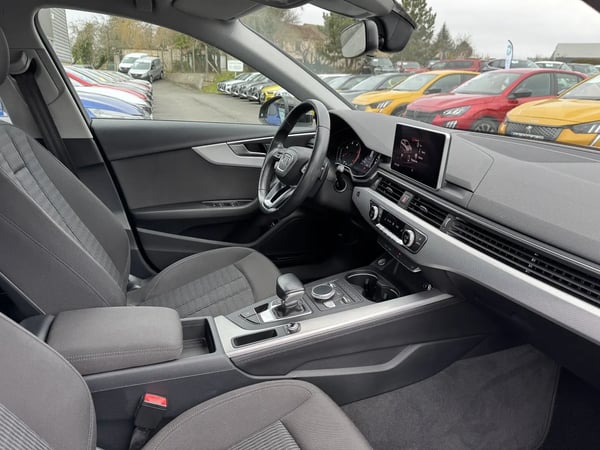 Photo de la voiture AUDI A4 AVANT 35 TDI 150 S tronic 7 Design