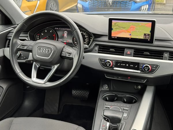 Photo de la voiture AUDI A4 AVANT 35 TDI 150 S tronic 7 Design