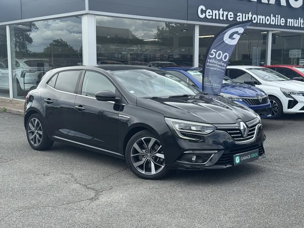 Photo de présentation de la voiture RENAULT MEGANE IV BERLINE dCi 165 Energy EDC Intens