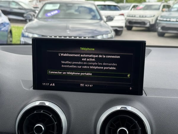 Photo de la voiture AUDI Q2 35 TDI 150 S tronic 7 S LINE
