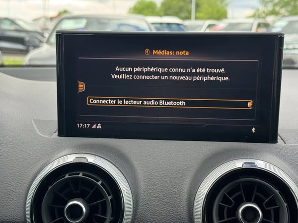 Photo de la voiture AUDI Q2 35 TDI 150 S tronic 7 S LINE