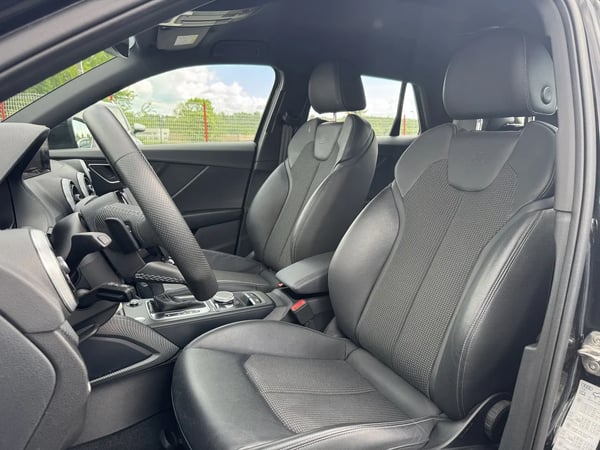 Photo de la voiture AUDI Q2 35 TDI 150 S tronic 7 S LINE