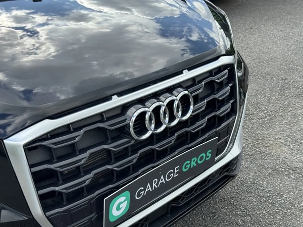 Photo de la voiture AUDI Q2 35 TDI 150 S tronic 7 S LINE