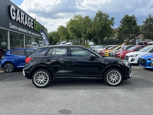 Photo de la voiture AUDI Q2 35 TDI 150 S tronic 7 S LINE