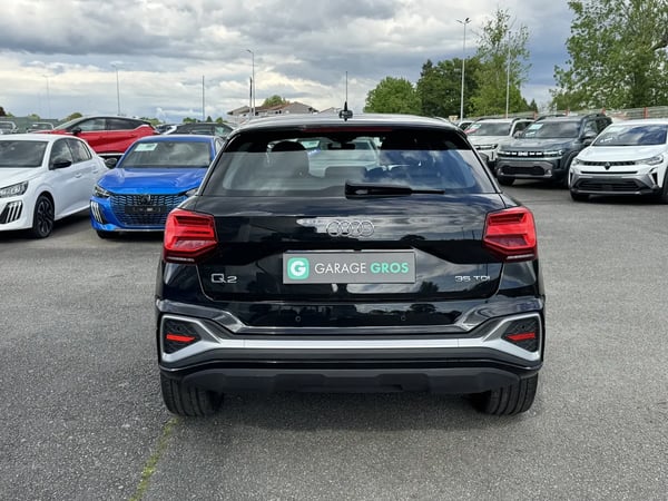 Photo de la voiture AUDI Q2 35 TDI 150 S tronic 7 S LINE