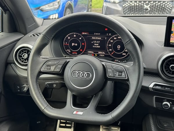 Photo de la voiture AUDI Q2 35 TDI 150 S tronic 7 S LINE