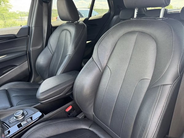 Photo de la voiture BMW X2 F39 sDrive 18i 140 ch DKG7 M Sport