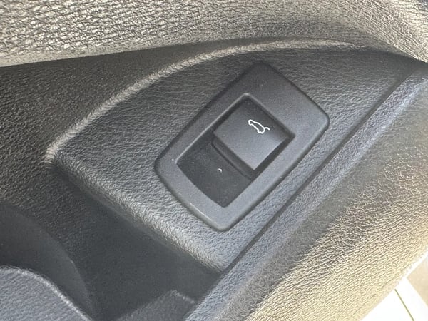 Photo de la voiture BMW X2 F39 sDrive 18i 140 ch DKG7 M Sport