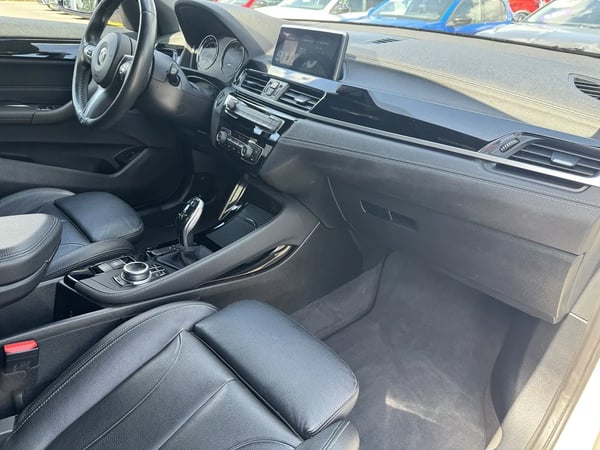 Photo de la voiture BMW X2 F39 sDrive 18i 140 ch DKG7 M Sport