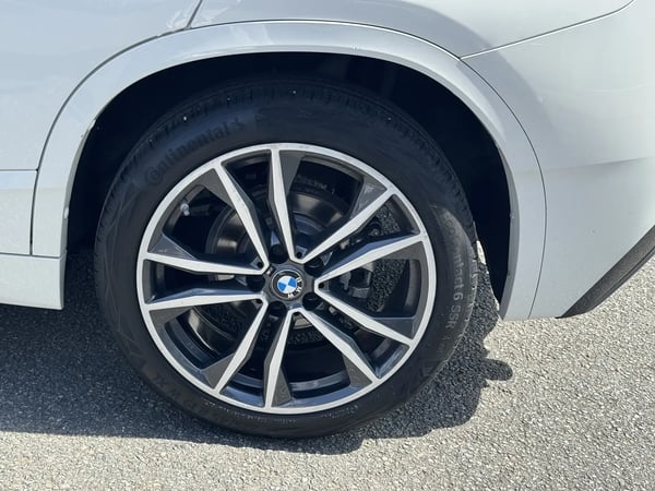 Photo de la voiture BMW X2 F39 sDrive 18i 140 ch DKG7 M Sport