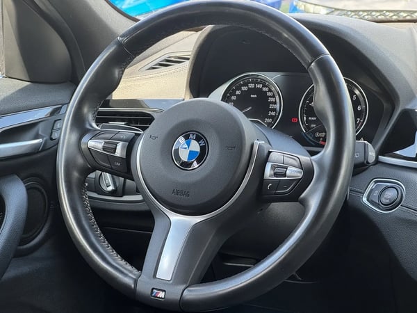 Photo de la voiture BMW X2 F39 sDrive 18i 140 ch DKG7 M Sport