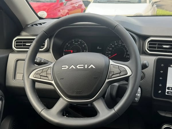 Photo de la voiture DACIA DUSTER TCe 150 4x2 EDC Journey