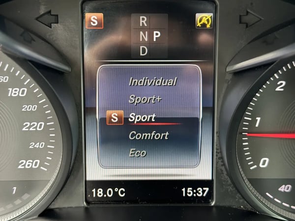 Photo de la voiture MERCEDES GLC Classe GLC 250 d 9G-Tronic 4Matic Executive