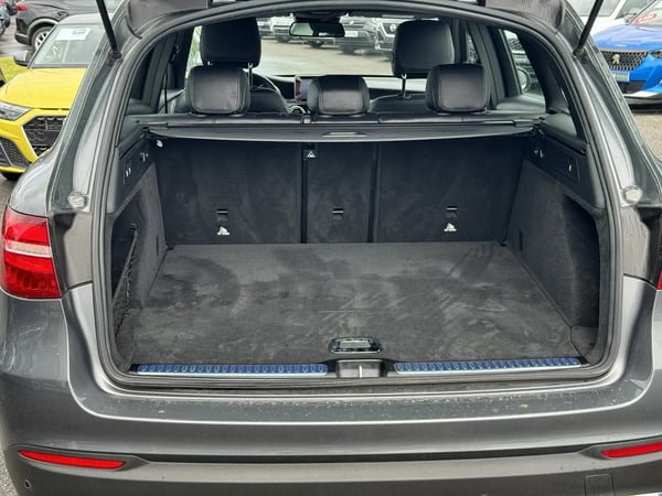 Photo de la voiture MERCEDES GLC Classe GLC 250 d 9G-Tronic 4Matic Executive