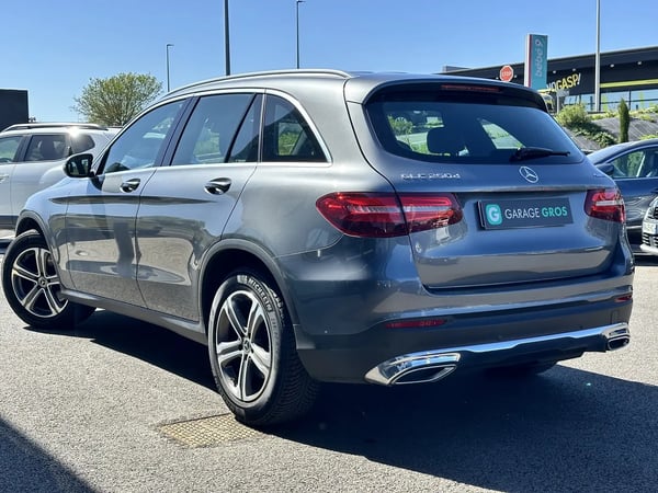 Photo de la voiture MERCEDES GLC Classe GLC 250 d 9G-Tronic 4Matic Executive