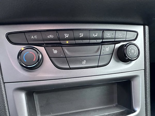 Photo de la voiture OPEL ASTRA SPORTS TOURER 1.5 Diesel 122 ch BVM6 Edition Business