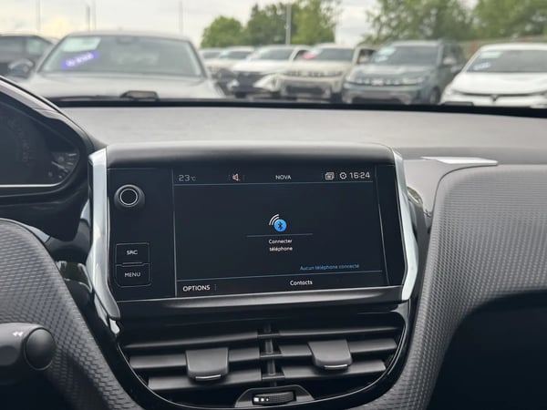 Photo de la voiture PEUGEOT 2008 1.2 PureTech 82ch BVM5 Style